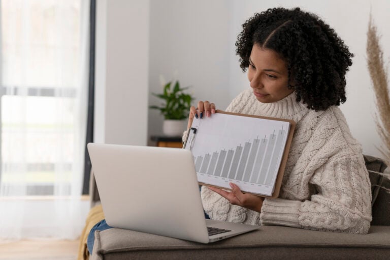 medium-shot-woman-holding-statistics